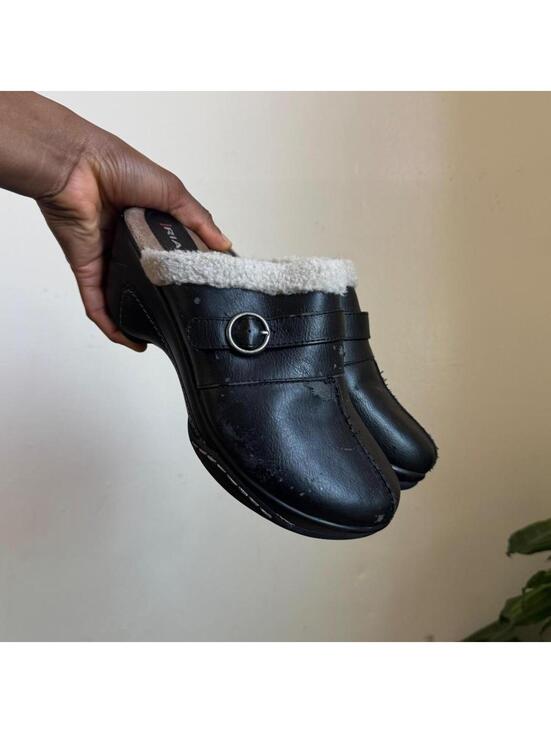 Shoes - Vintage Y2K Rialto Black Faux Fur Lined Clogs Mules Wedges US 8.5